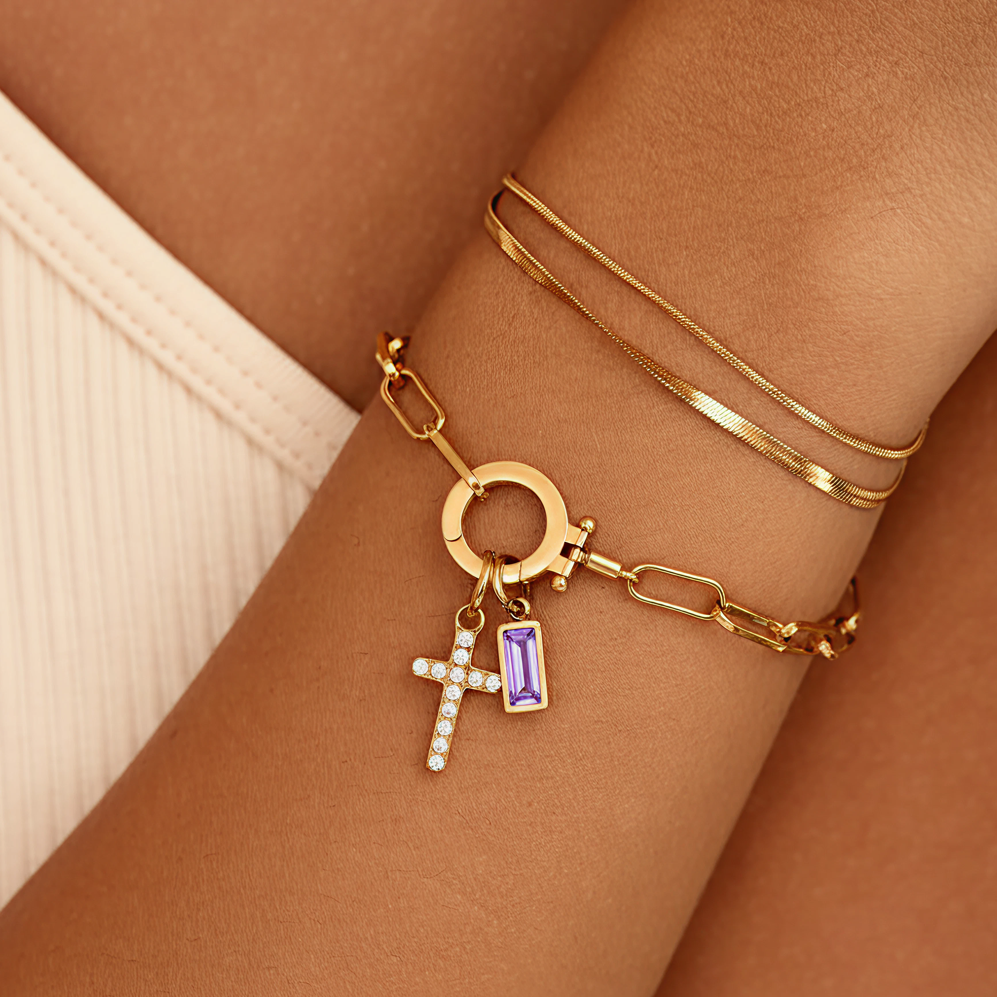 AX Paperclip-armband med Födelsesten och Korsberlock